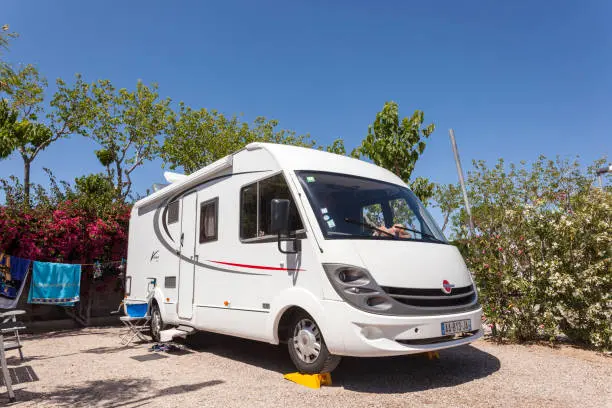 Key Benefits of Professional RV Windshield Repair Services in Indio, CA Key Benefits of Professional RV Windshield Repair Services in Indio, CA